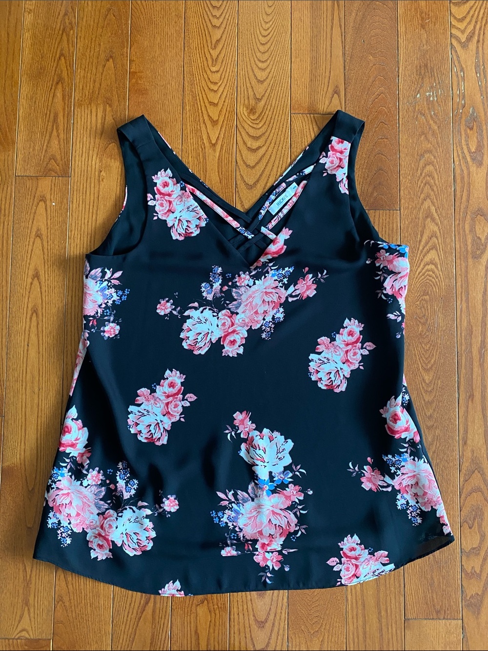 Ricki’s black Floral V-Neck Sleeveless Top - Pink Rose Print women’s size M